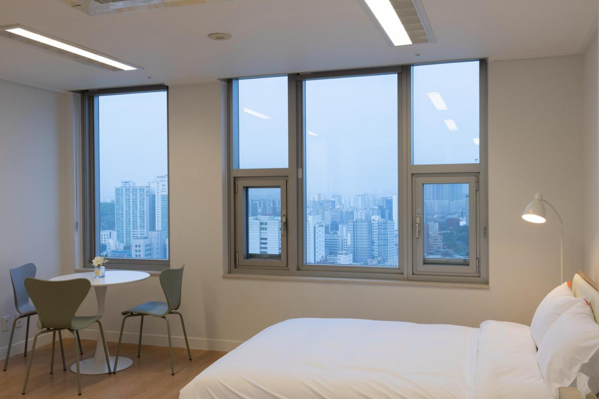 "Grand Opened" Maxtyle Guesthouse Dongdaemun Seúl Habitación foto