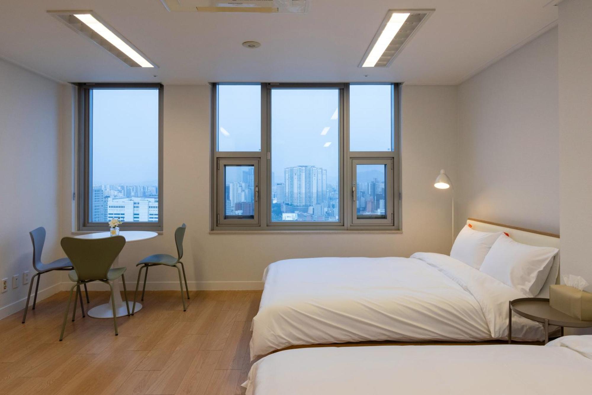 "Grand Opened" Maxtyle Guesthouse Dongdaemun Seúl Habitación foto