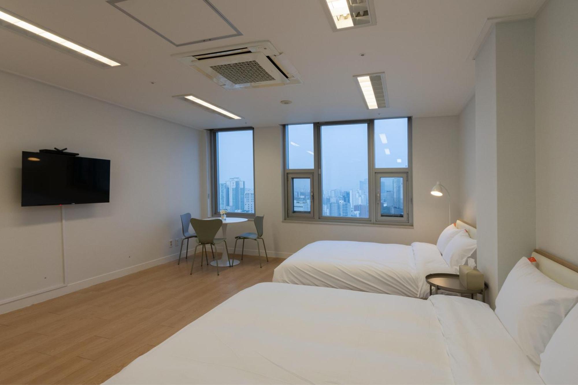 "Grand Opened" Maxtyle Guesthouse Dongdaemun Seúl Habitación foto