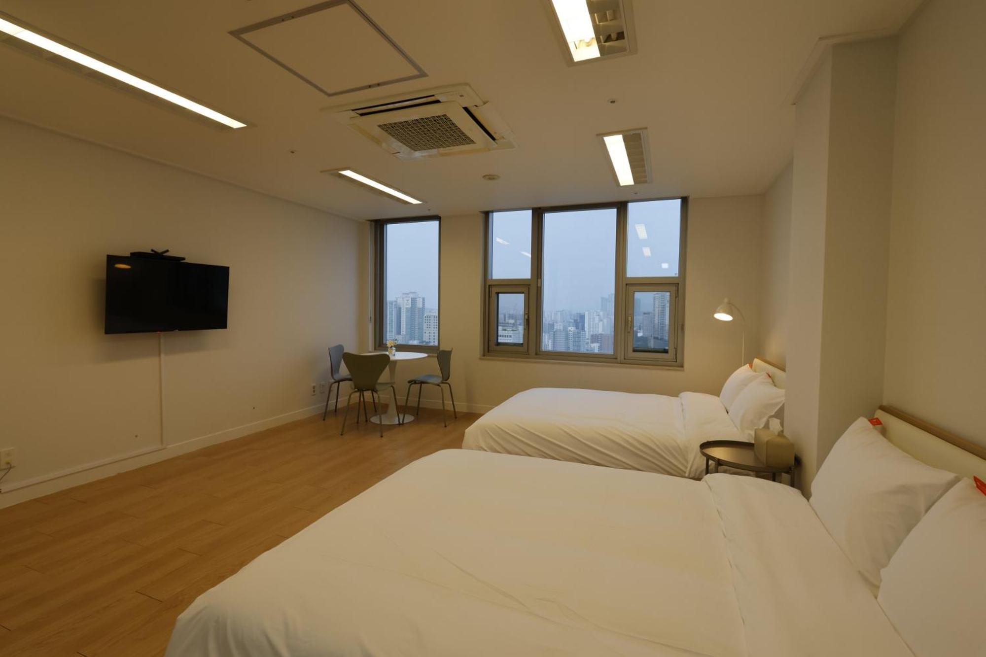 "Grand Opened" Maxtyle Guesthouse Dongdaemun Seúl Habitación foto