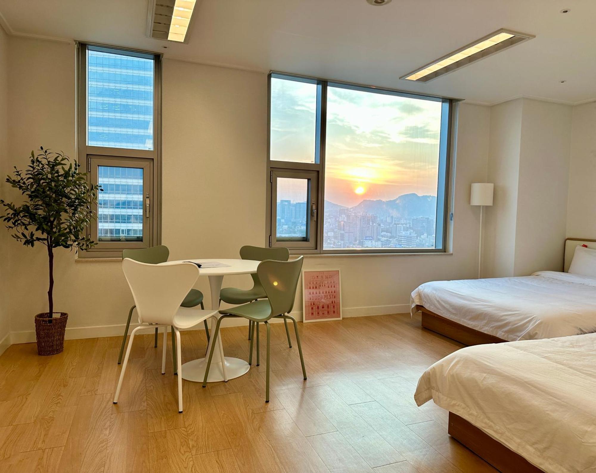 "Grand Opened" Maxtyle Guesthouse Dongdaemun Seúl Exterior foto